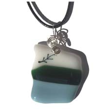 Labrador Flag Pendant (Wonqui Glass)