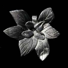 J5 Crackerberry Leaf Pendant (pewter)
